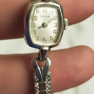 Vintage ladies gold plated bulova automatic